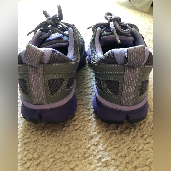 Nike Shoe - Picture 5 of 8